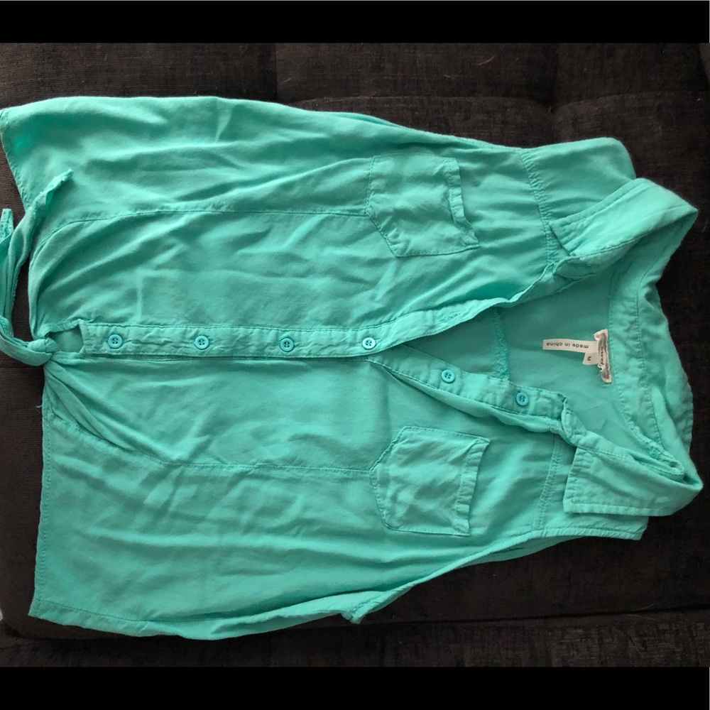 Front tie, Button Down